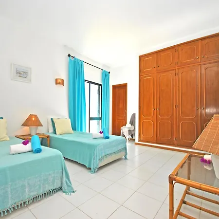 Villa Villa In Gale Near Sao Lourenco Beach *